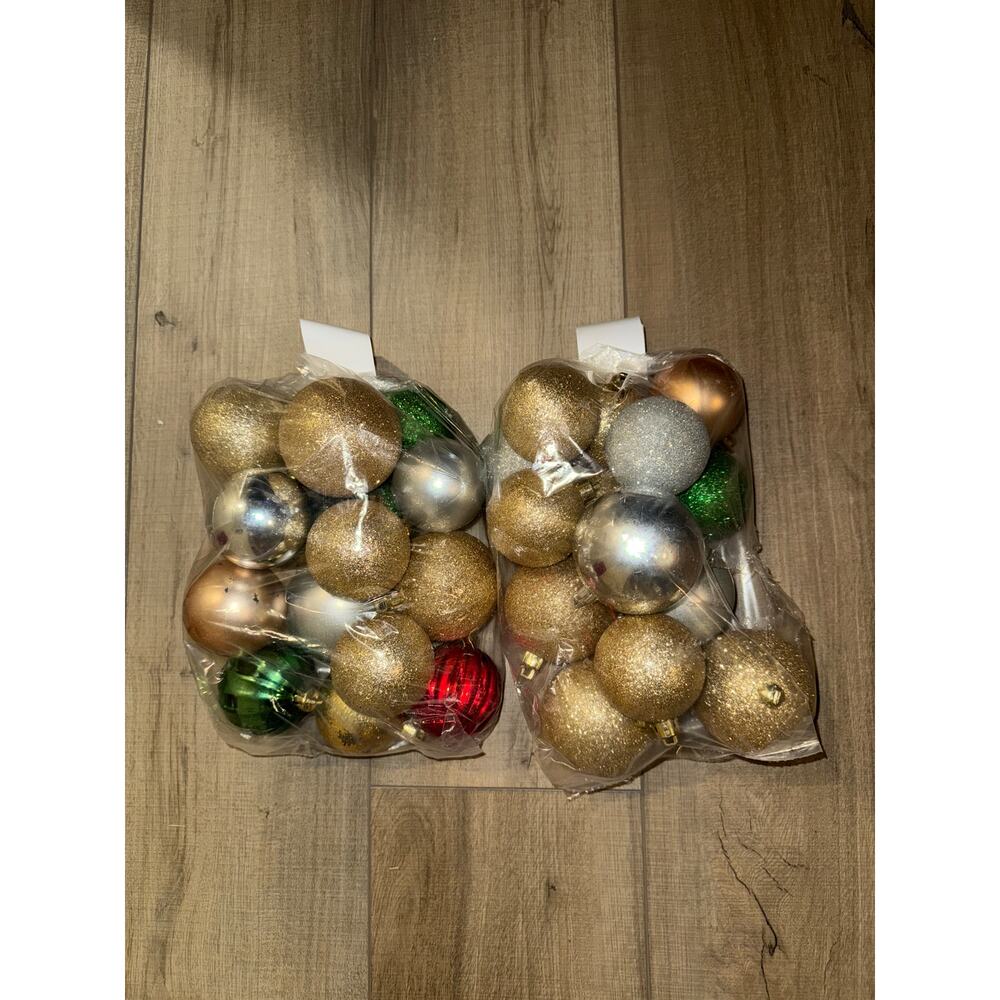 ❤️‍🔥BUNDLE OF VARIOUS ORNAMENTS GOLD/GREEN/RED